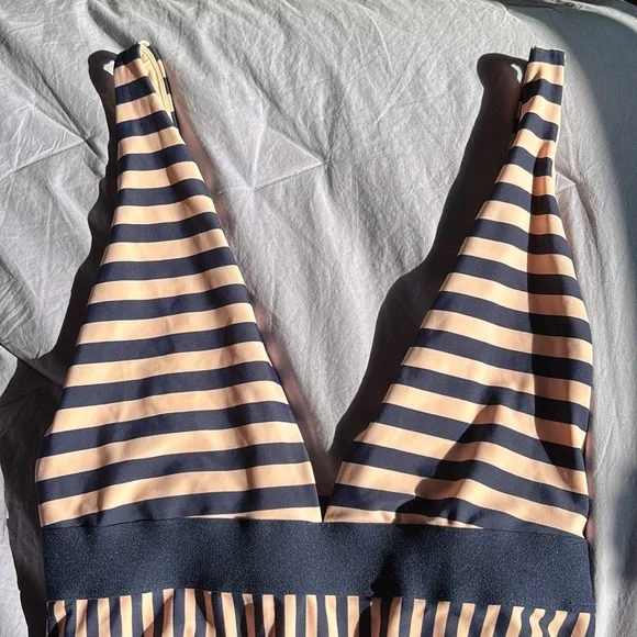 NWT Aerie deep V plunge striped one piece swim suit in navy blue & blush pink - Picture 3 of 11